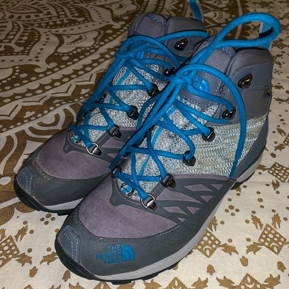NWOT SUPER NEW/ CUTE The North Face Goretex Cradle hiking boot 🥾 - Picture 2 of 9